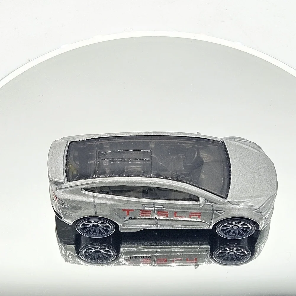 Hot Wheels *please note